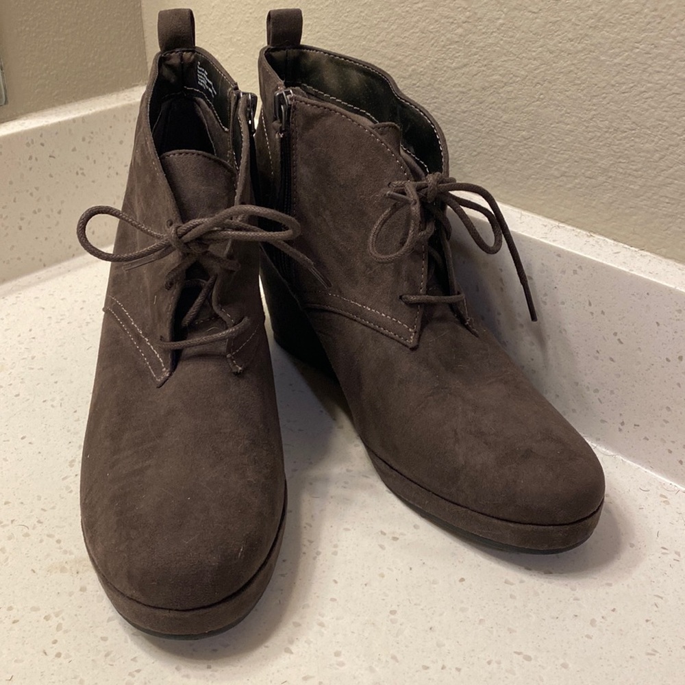 Women’s size 11 boots